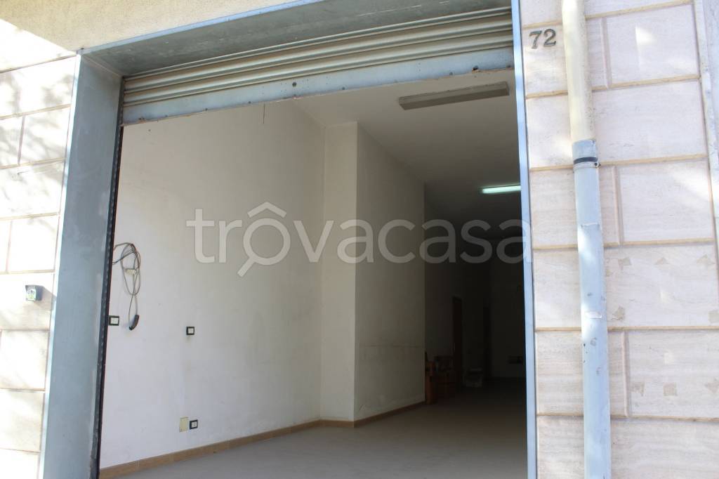 Garage in vendita a Francavilla Fontana via Francesco Baracca, 71