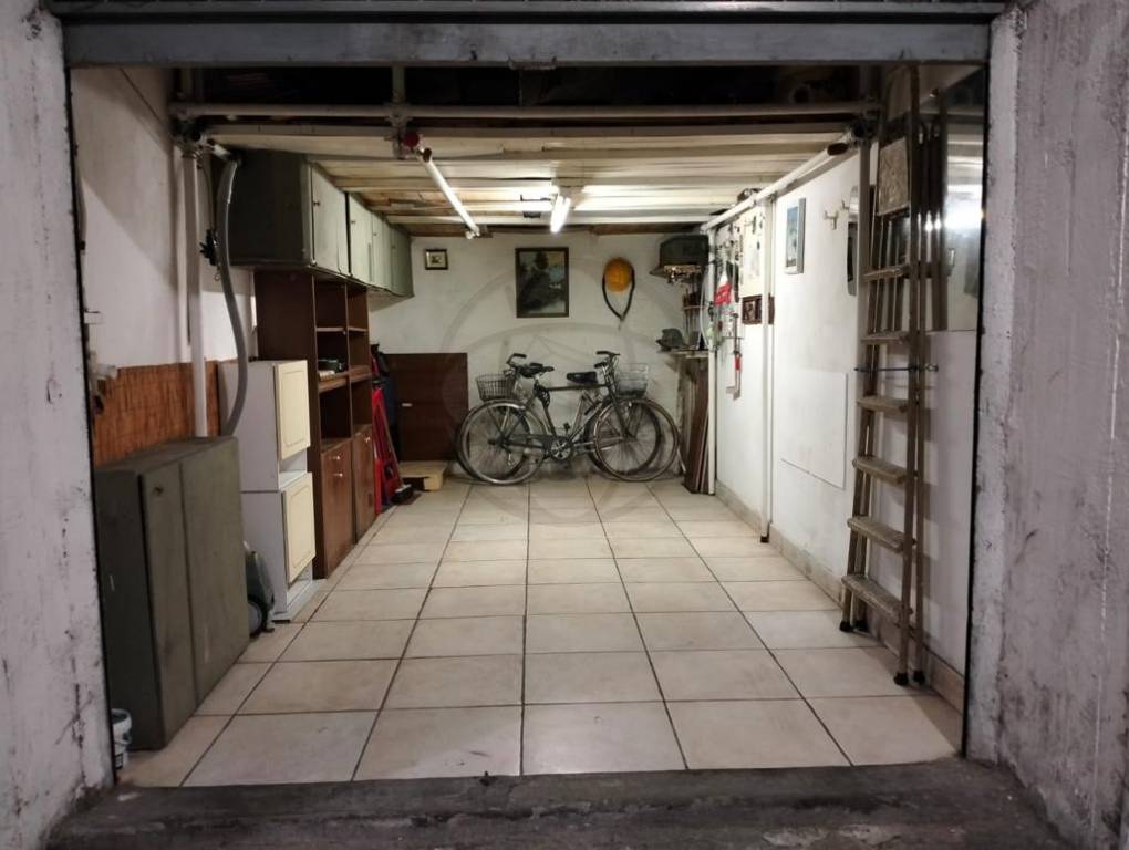 Garage in vendita a Terni via Palestro