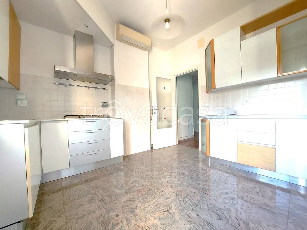 Appartamento in vendita a Perugia via Vittorio Alfieri, 34