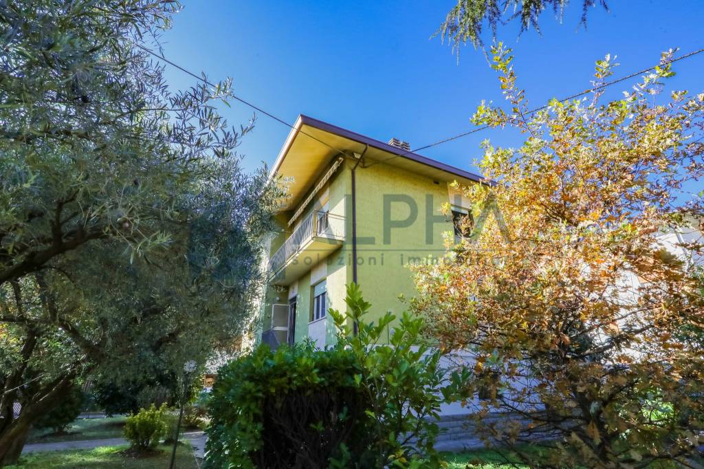 Villa Bifamiliare in vendita a Forlì via Valeriano e Antonio Mambelli, 32a