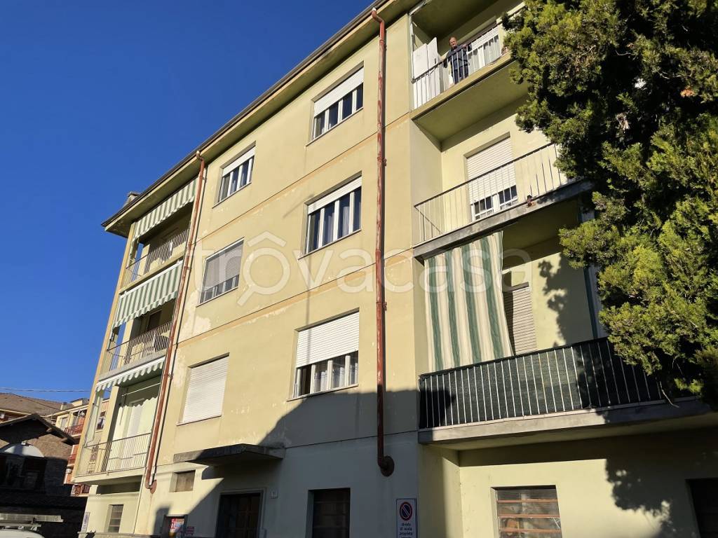 Appartamento in vendita a Canelli via al Belbo, 11