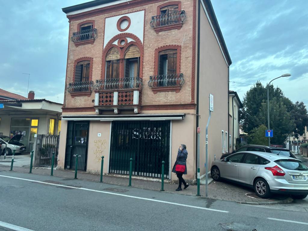 Negozio in affitto a Venezia via San Donà, 75