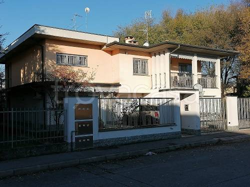 Villa Bifamiliare in vendita ad Agnadello via battisti, 13/b