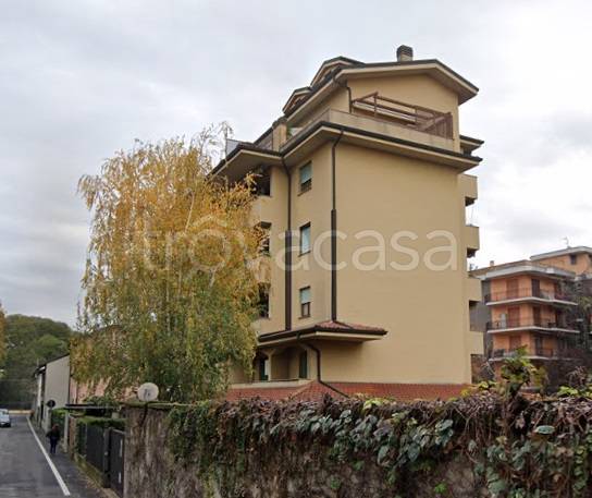 Appartamento in vendita a Brugherio via Alessandro Manzoni, 1