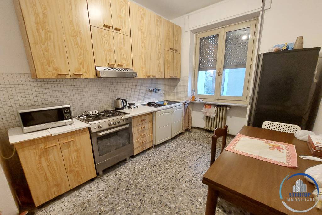 Appartamento in vendita a Novara via Edmondo De Amicis, 8