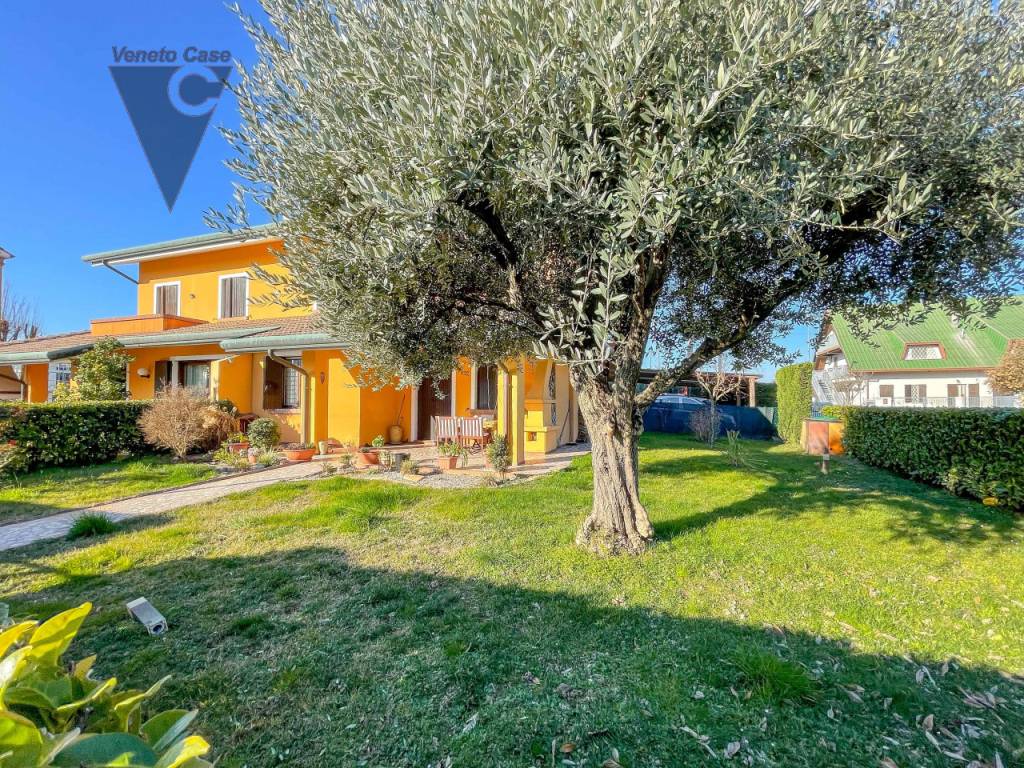 Villa Bifamiliare in vendita a Noventa Padovana