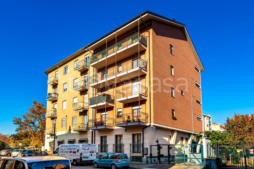 Appartamento in vendita a Torino via Magnano 5
