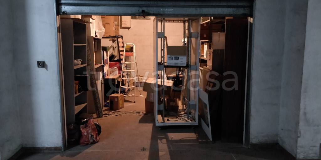 Garage in affitto a Salerno viale Giuseppe Verdi, 23t