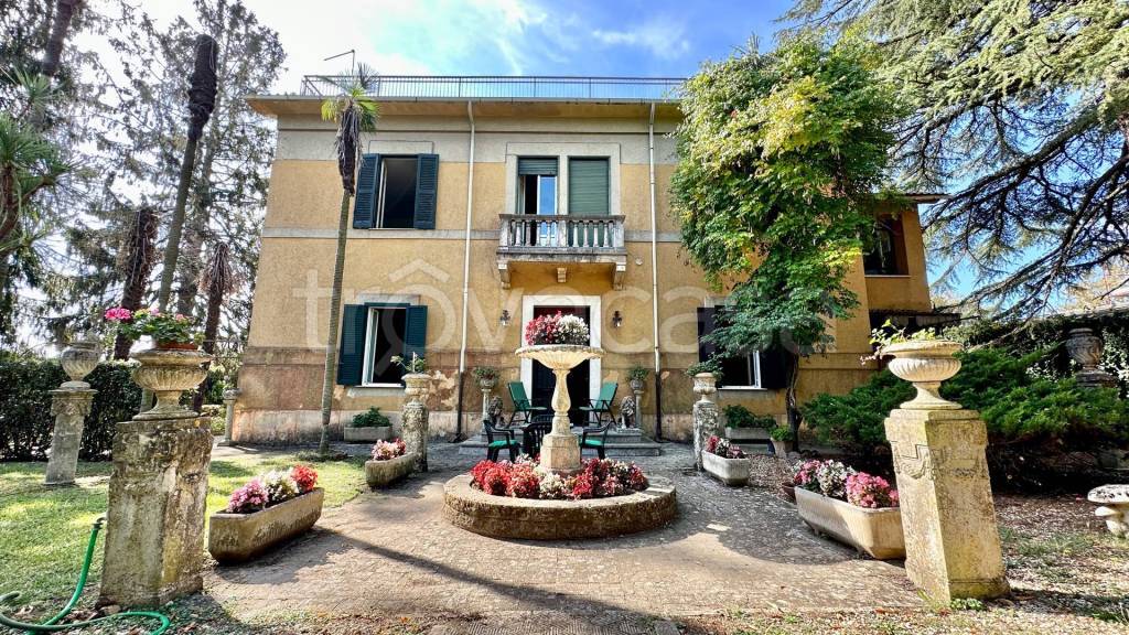 Villa in vendita a Manziana corso Vittorio Emanuele, 125