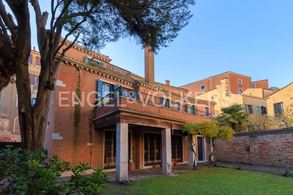 Appartamento in vendita a Venezia campo San Rocco