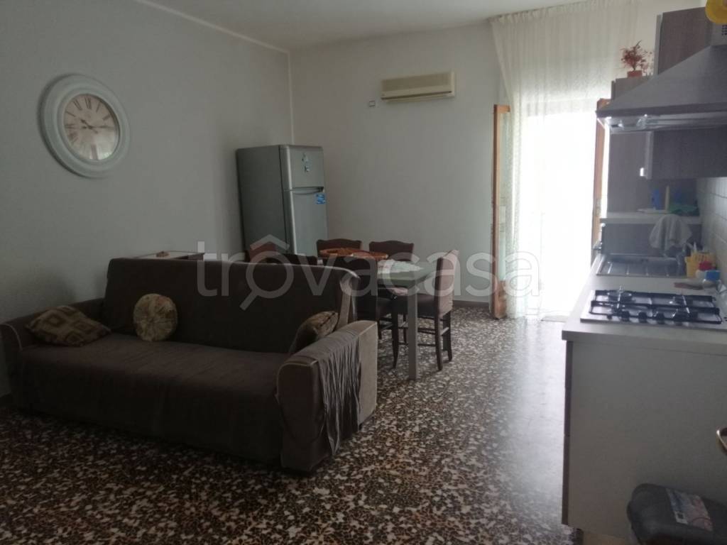 Appartamento in vendita a Crotone via p. Tassone, 26