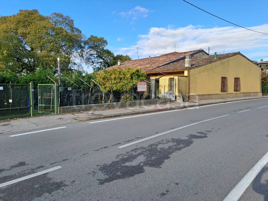Casa Indipendente in vendita a Montichiari via San Giovanni
