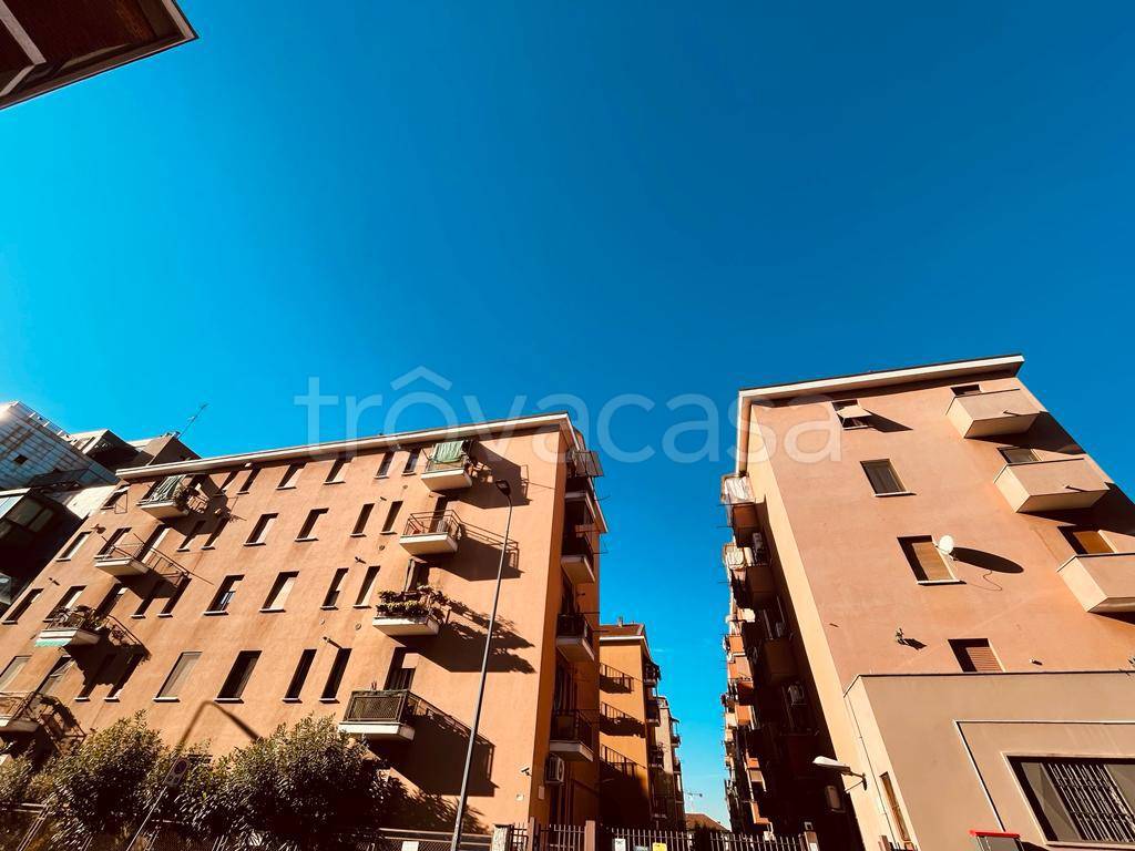 Appartamento in vendita a Milano via Fortezza, 21