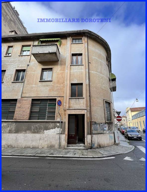 Appartamento in vendita a Vercelli via Alessandro Manzoni, 4