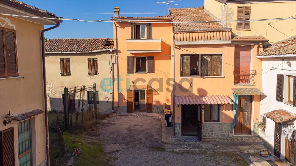Appartamento in vendita a Ziano Piacentino strada comunale calcinara , Ziano Piacentino
