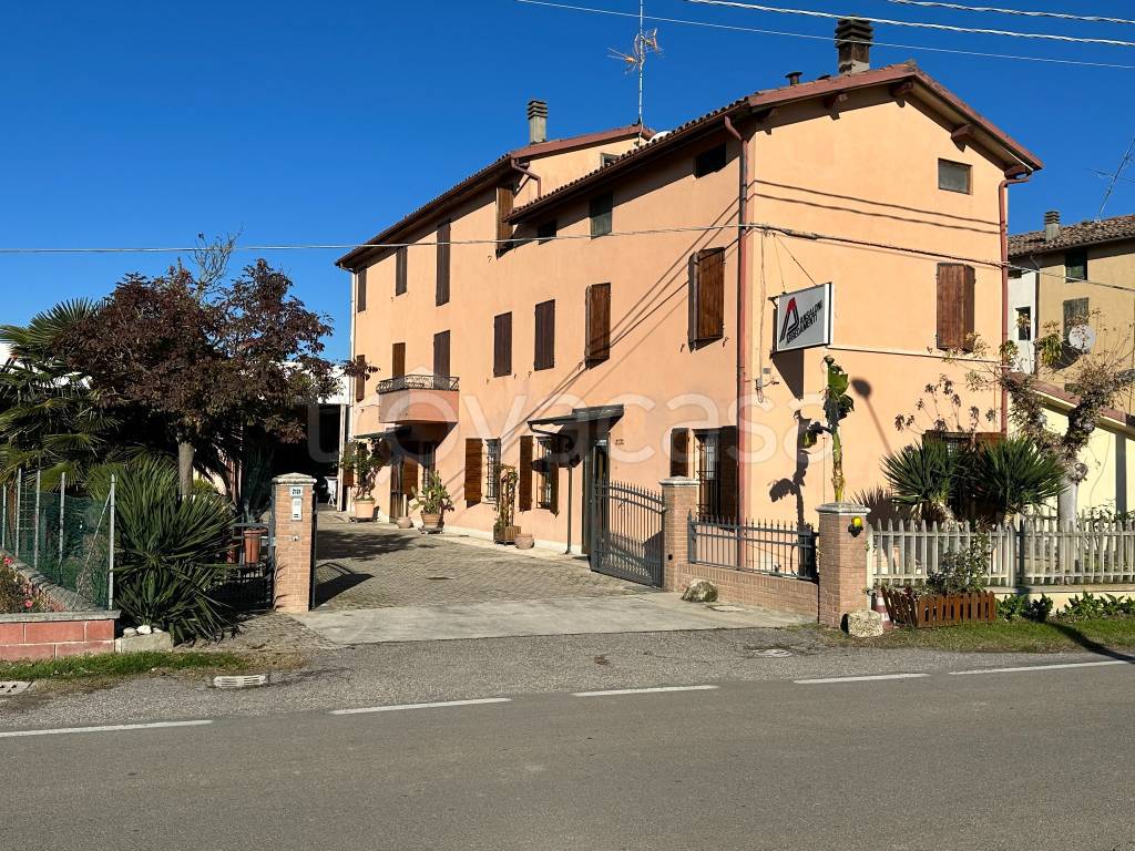 Villa Bifamiliare in vendita a Ravarino via d. Giambi, 2131