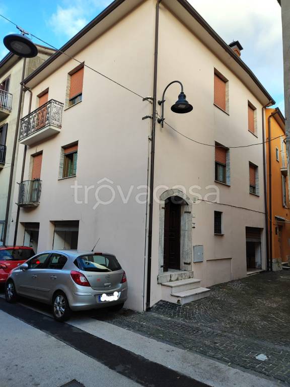 Casa Indipendente in vendita a Chiusano di San Domenico via Guglielmo Marconi