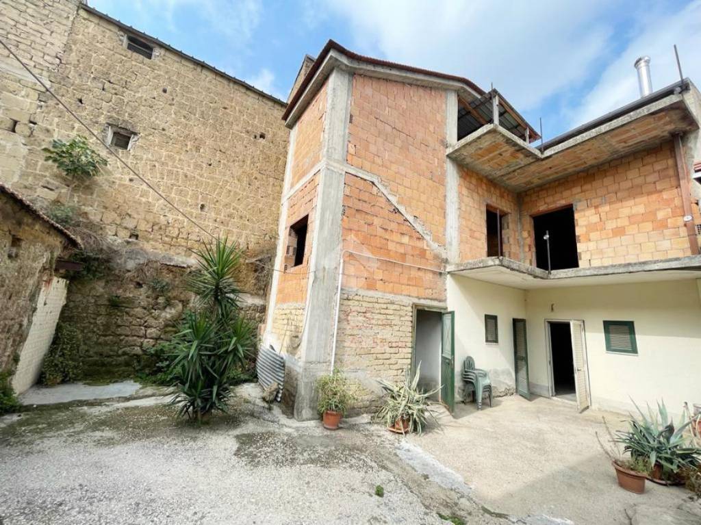 Casa Indipendente in vendita a Gricignano di Aversa via Sant'Antonio Abate, 39