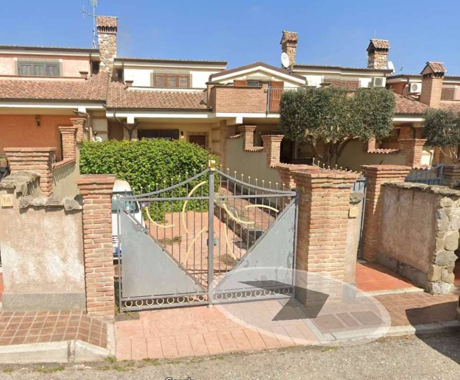Villa a Schiera all'asta a Pomezia via Delle Azalee 1/c