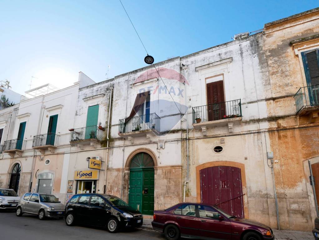 Appartamento in vendita a Mola di Bari via Carlo Alberto, 13