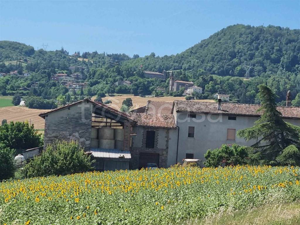 Casale in vendita a Gazzola