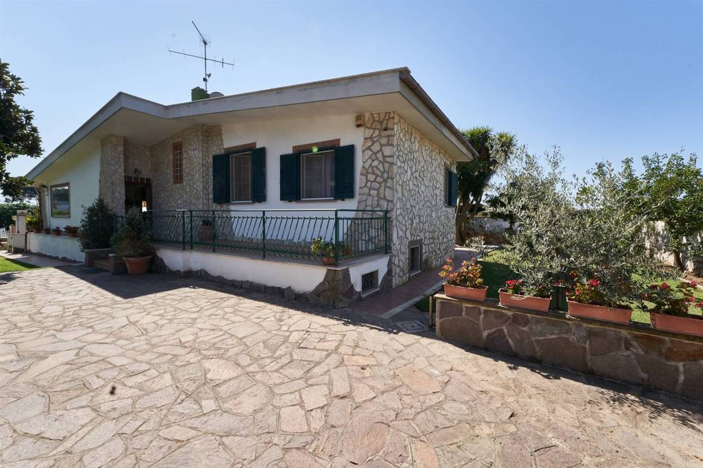 Villa in vendita a Nettuno via Rovito, 133