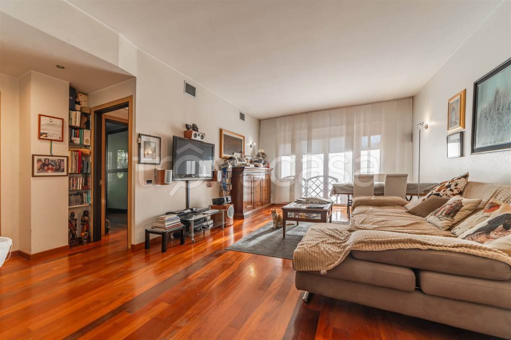 Appartamento in vendita a Settimo Milanese via Pavese, 65