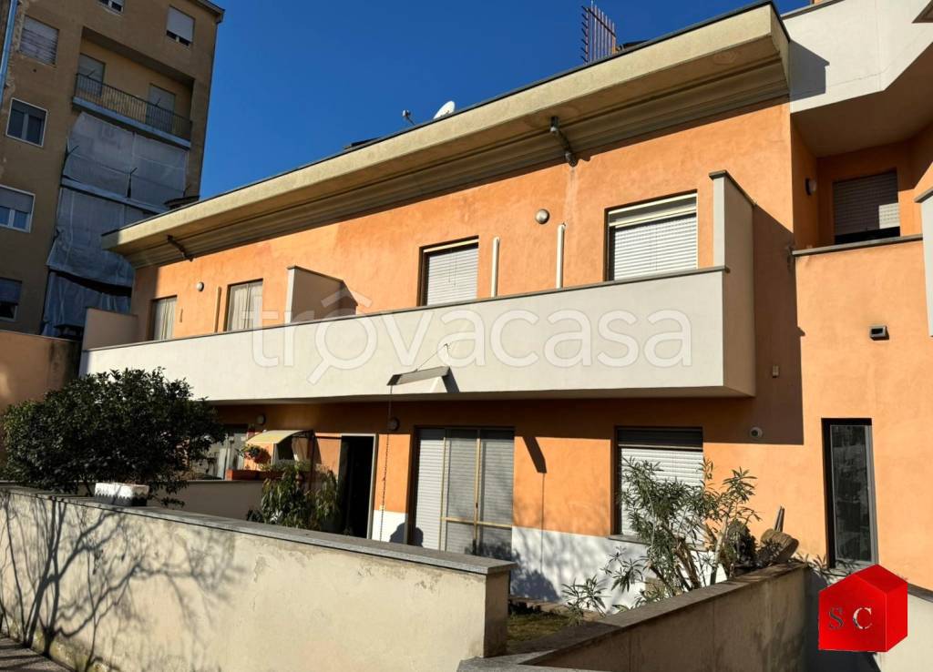 Villa a Schiera in vendita a Vigevano corso Novara, 28