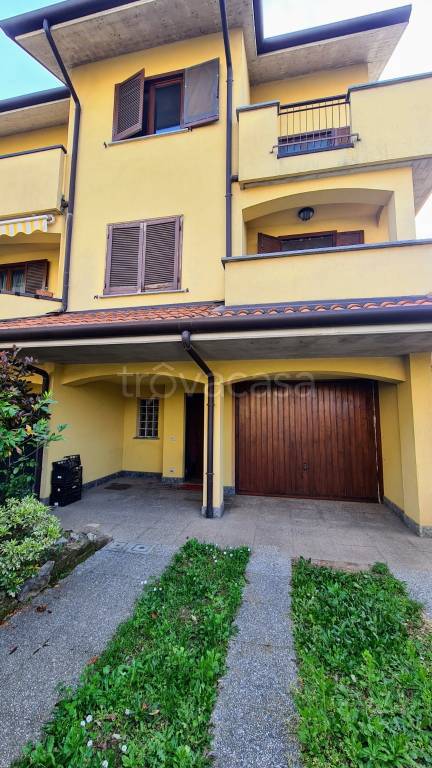 Villa in vendita a Legnano via santa colomba, 16