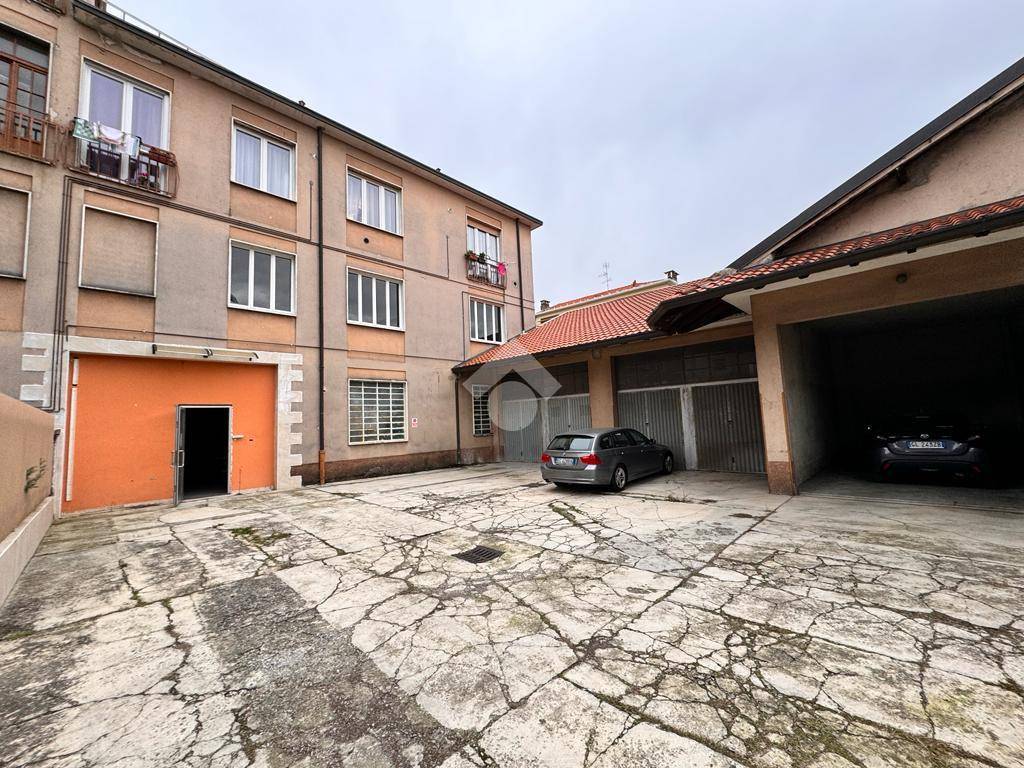 Magazzino in affitto a Seregno via Torricelli, 1