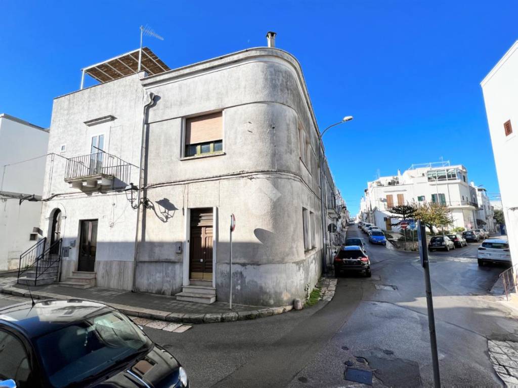 Casa Indipendente in vendita a Ceglie Messapica via Sant'Anna, 57