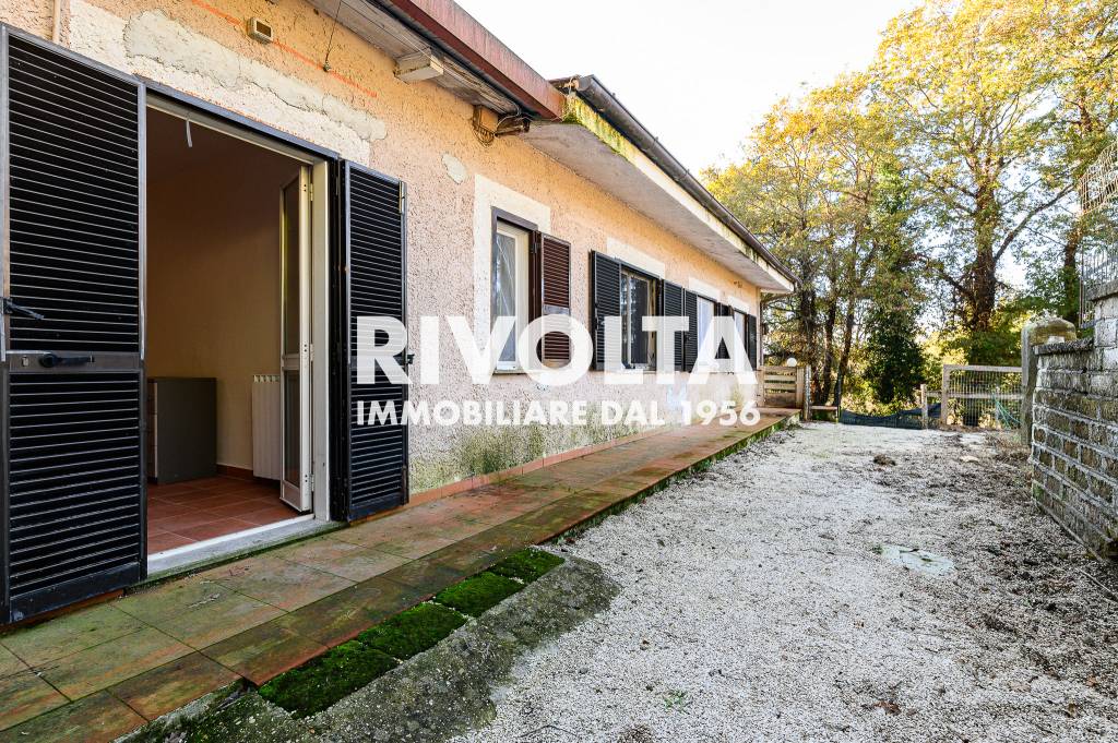 Villa in vendita a Roma via Formellese