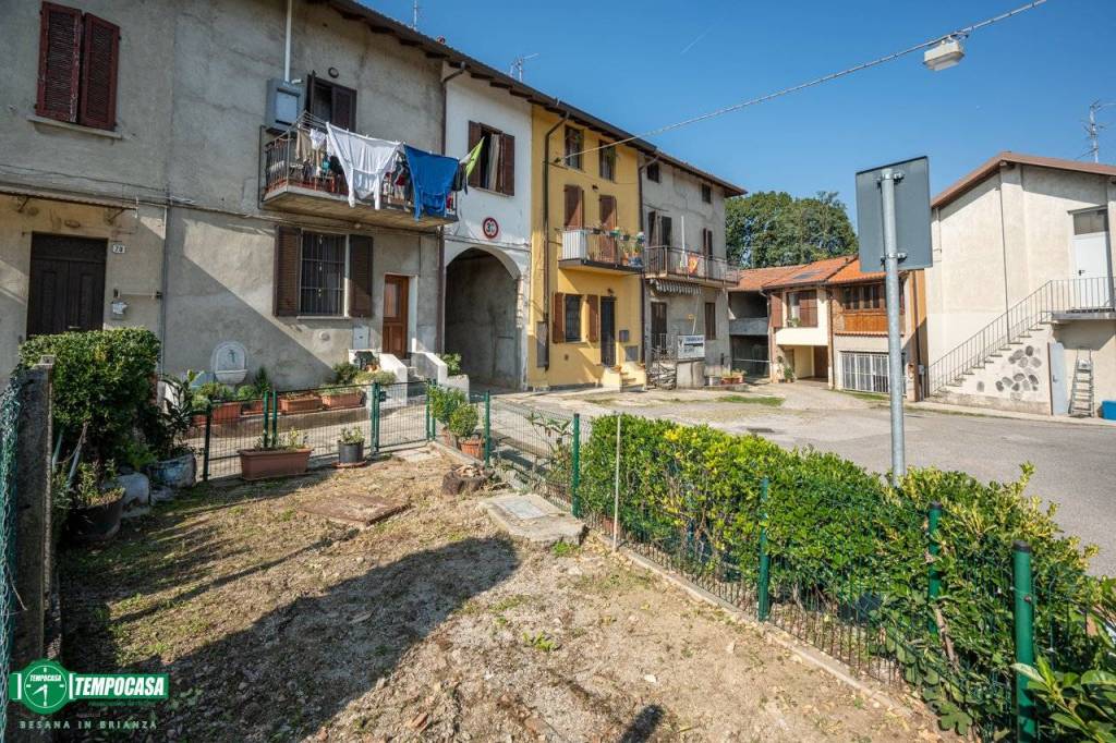 Appartamento in vendita a Besana in Brianza via Monastero, 74