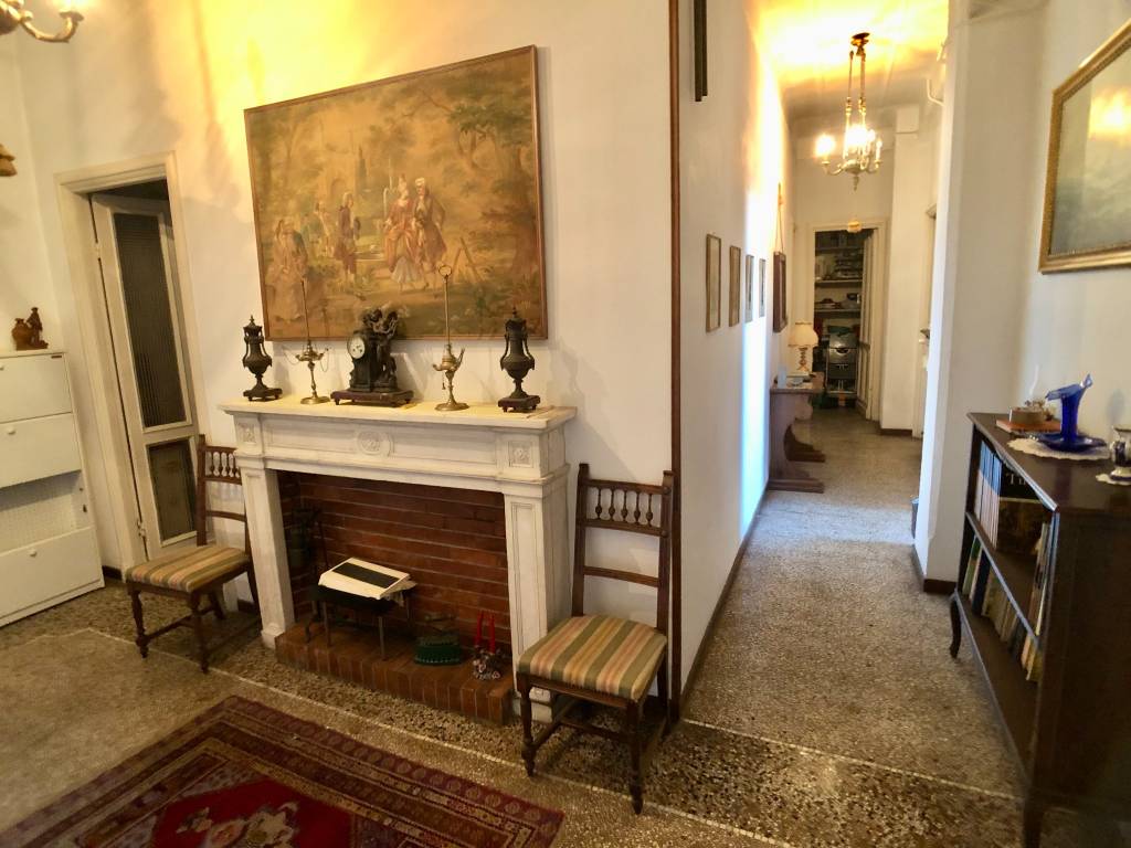 Appartamento in vendita a Genova via Nizza