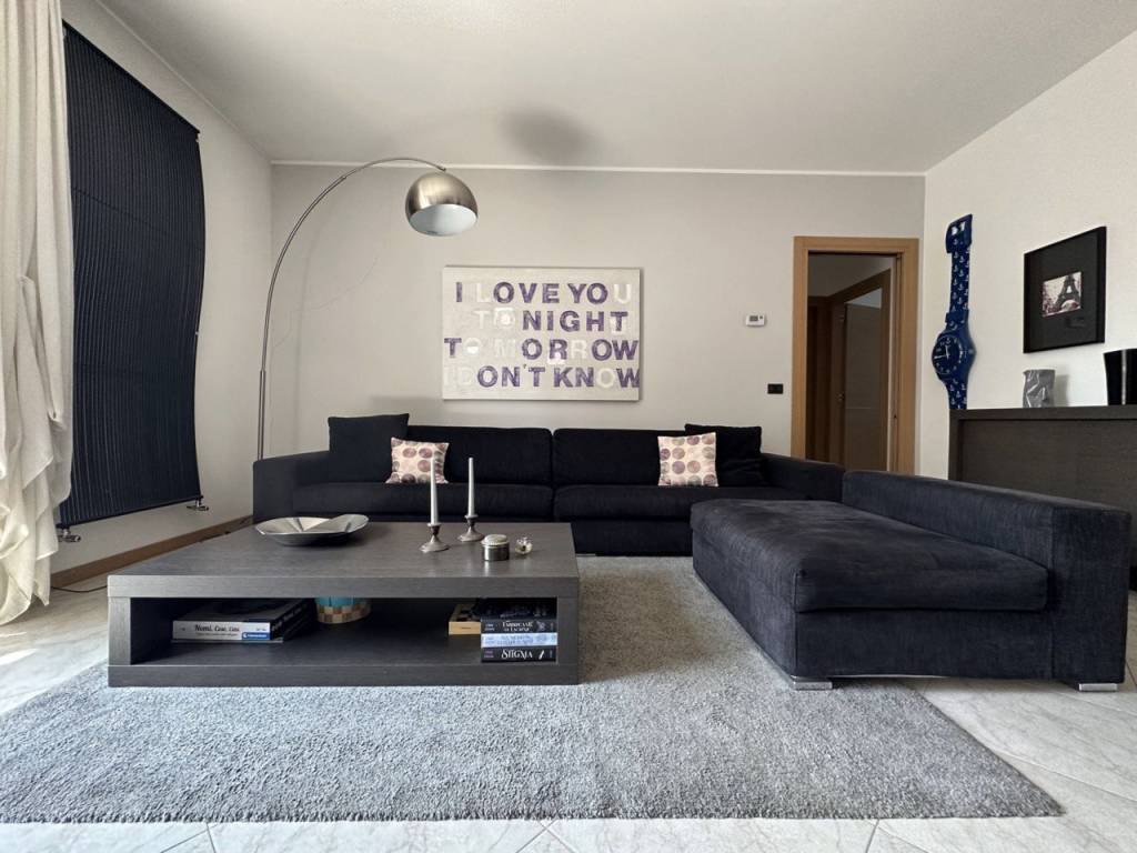 Appartamento in vendita a Pessano con Bornago via Roma, 57
