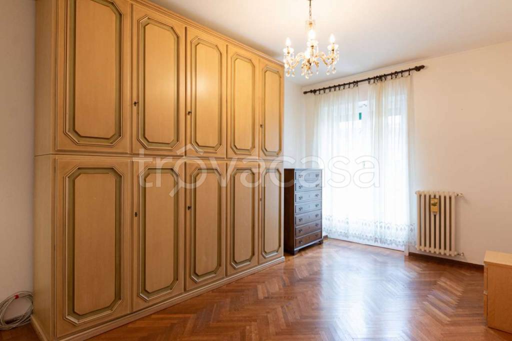 Appartamento in vendita a Milano via Perugino 24