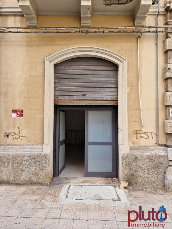 Negozio in vendita a Messina via San Giuseppe
