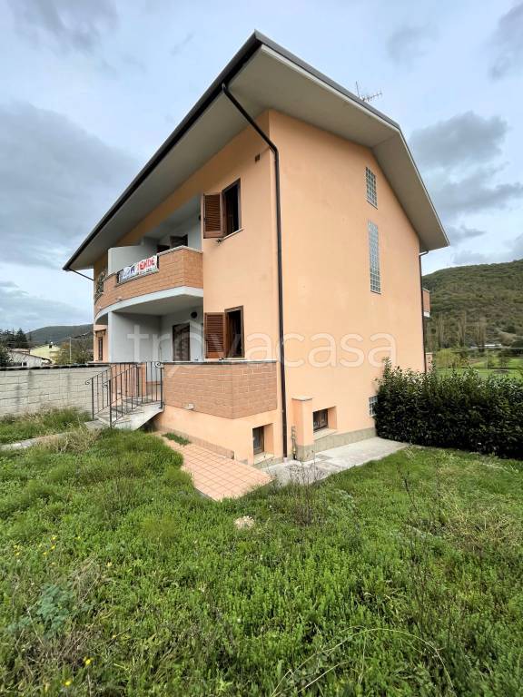 Villa Bifamiliare in vendita a Rieti via Salaria, 74