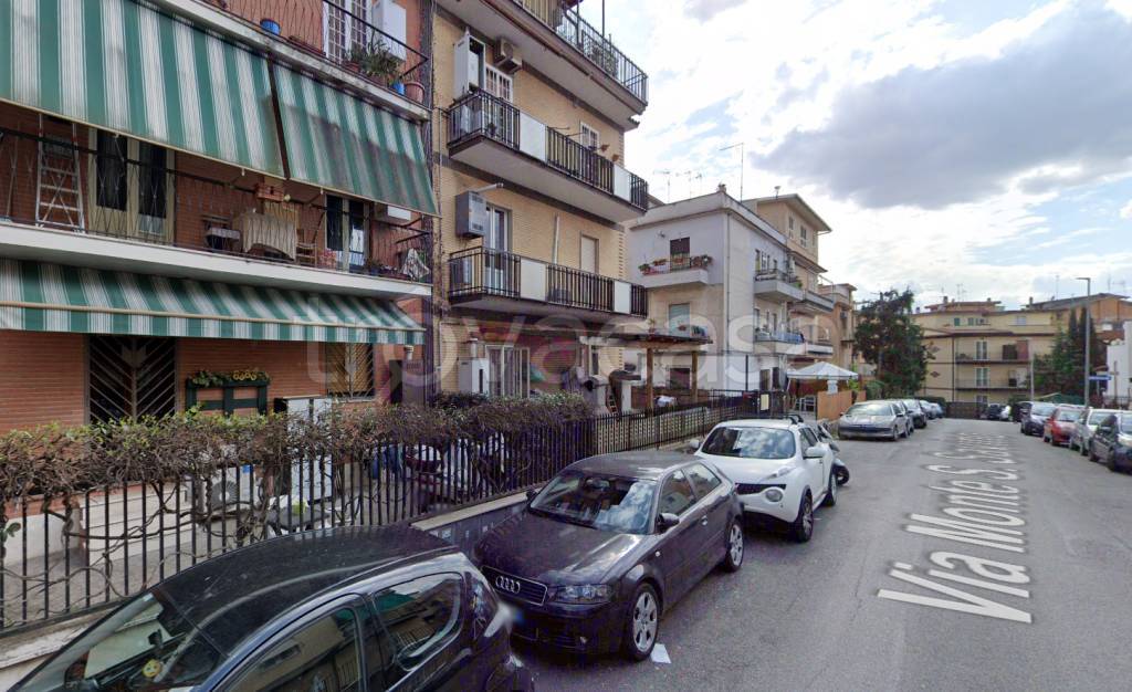 Appartamento all'asta a Roma via Monte San Savino