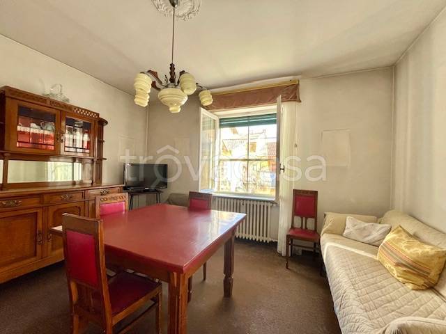Casa Indipendente in vendita a Vedano Olona via Giuseppe Mazzini, 8
