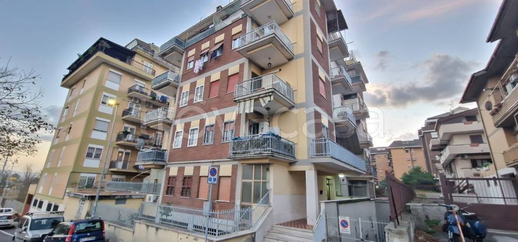 Appartamento in vendita a Guidonia Montecelio via Arnaldo Fusinato
