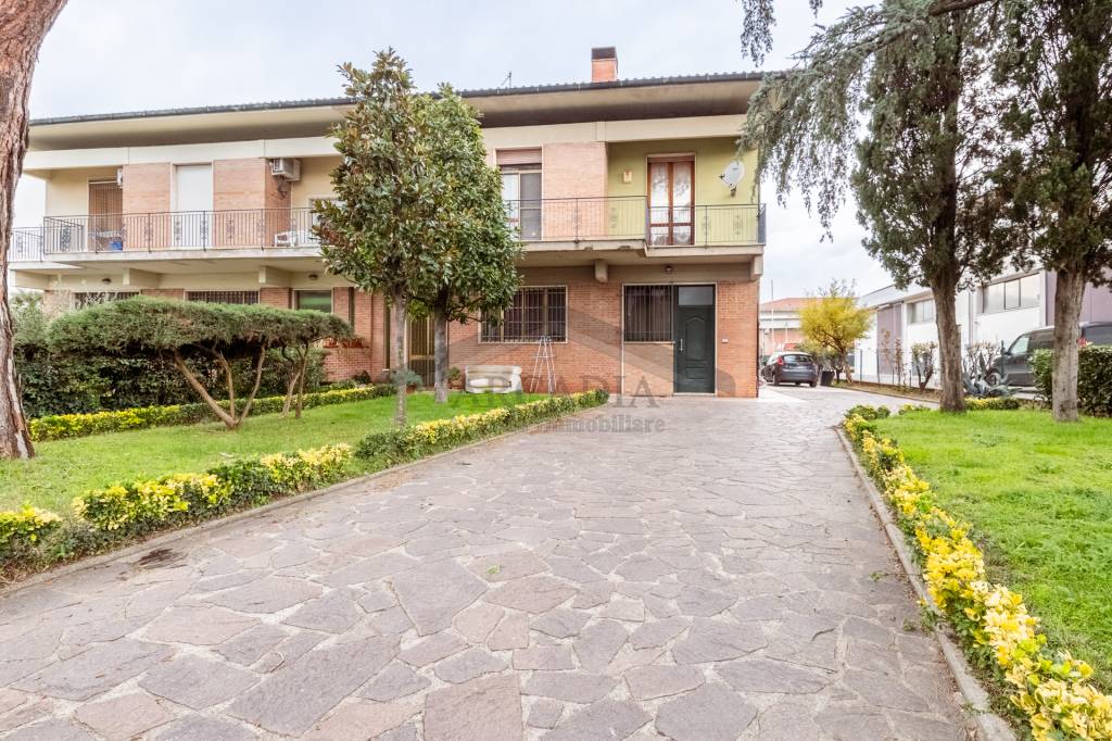 Appartamento in vendita a Castelfranco di Sotto via Francesca Nord, 115