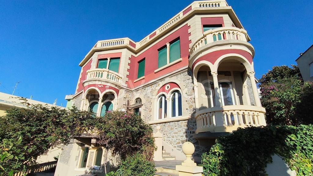 Villa in vendita a Genova via Amerigo Vespucci