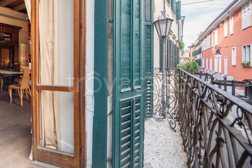 Appartamento in vendita a Verona via Oberdan