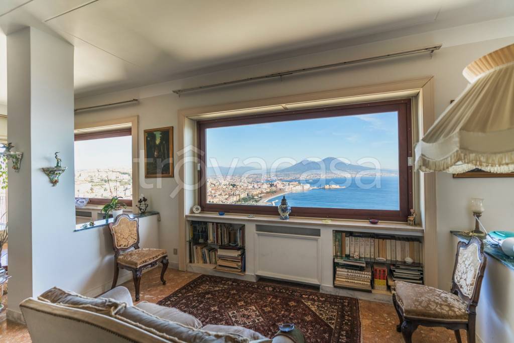 Appartamento in vendita a Napoli via Alessandro Manzoni