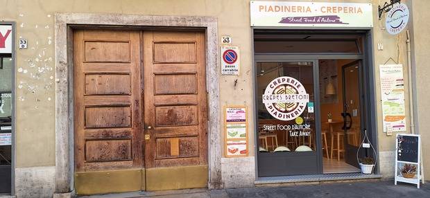 Pub in vendita a Torino via Arnaldo da Brescia, 33/e