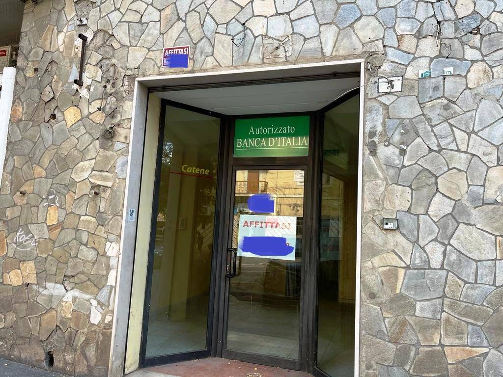 Negozio in affitto a Foggia viale Giuseppe Mazzini, 21F