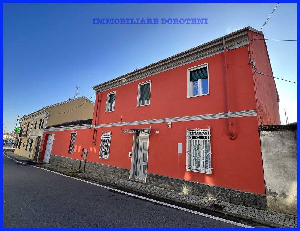 Villa in vendita a Pezzana via Giacomo Matteotti, 15