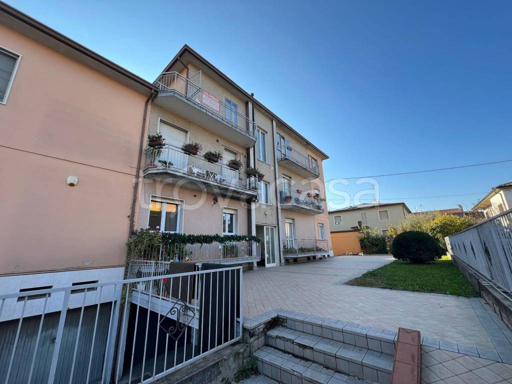 Appartamento in vendita a Montichiari via Giovanni Pascoli