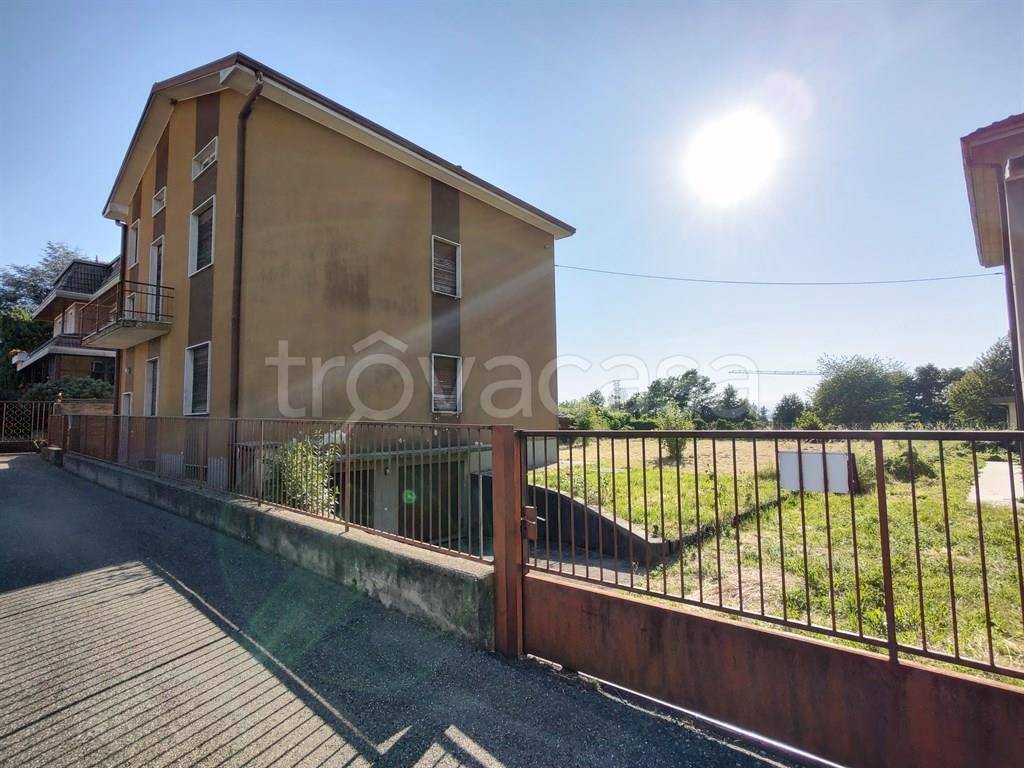 Villa Bifamiliare in vendita a Caronno Varesino via montello, 34